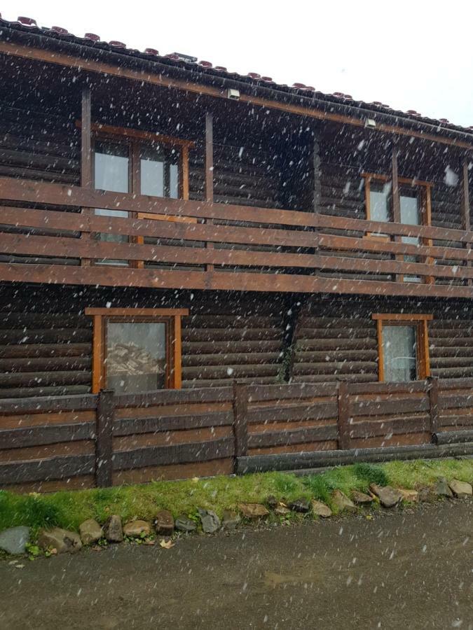 Круассан Hotel Bukovel Ngoại thất bức ảnh